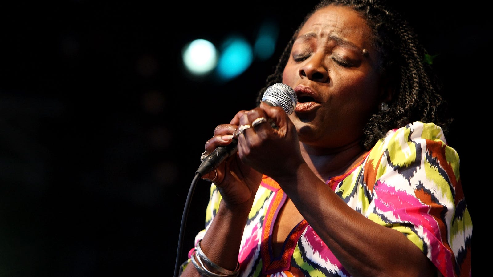 Soul Singer Sharon Jones Dead At 60 2979