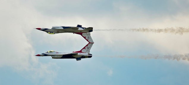 I love it when Thunderbird F-16s fly crazy close to make a mirror image
