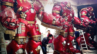 Illustration for article titled Hot Toys' Tour Of Asia Includes Gigantic Versions Of Their Avengers Toys