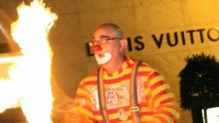 Illustration for article titled Steve Jobs' Stolen iPad Taken by Party Clown