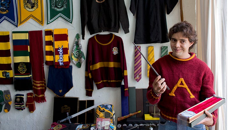 Mexican Lawyer Breaks Record for Biggest Harry Potter Collection