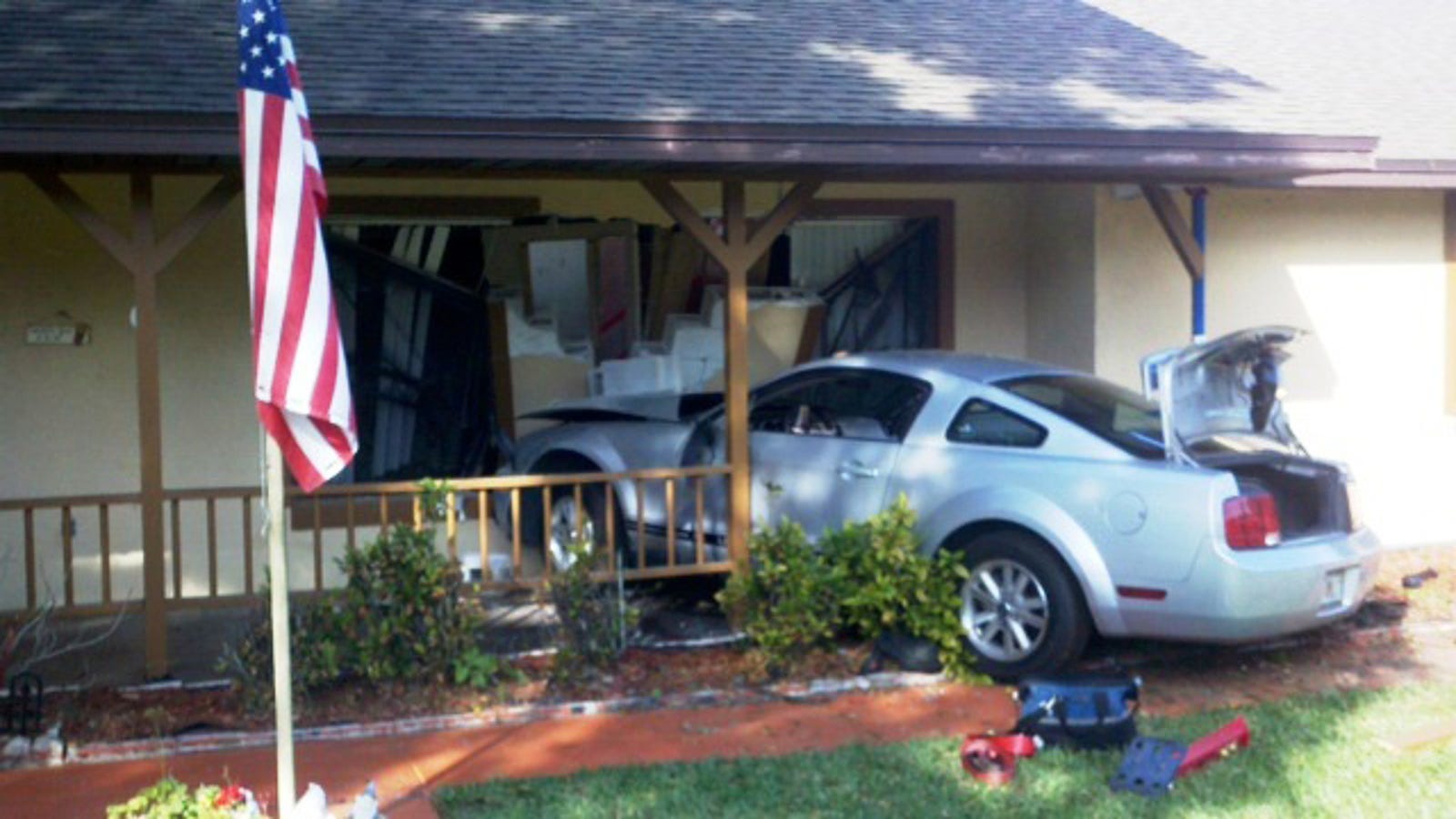 Florida Man Mistakes Neighbor Crashing Car Through His House For An ...