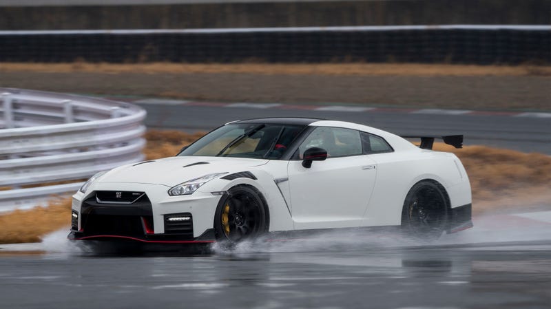 Illustration for article titled The 2020 Nissan GT-R Nismo Is Getting Some Carbon Parts and A Hotter Track Edition