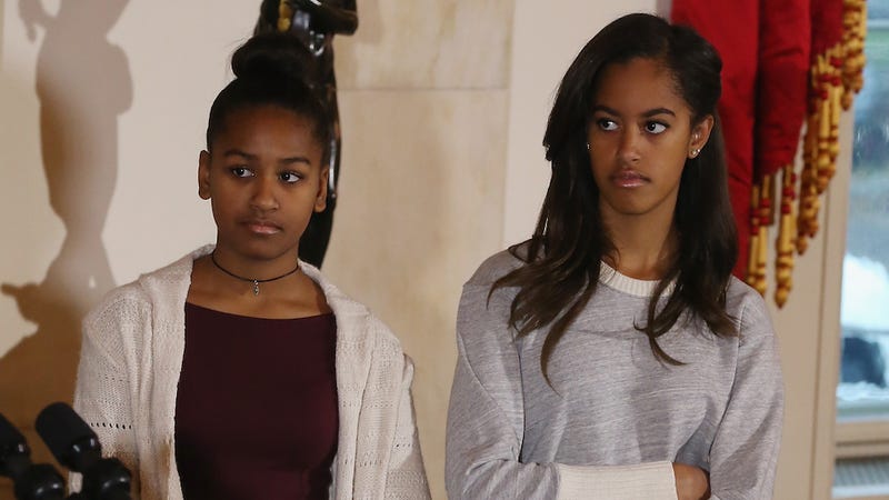 Illustration for article titled Congressional Aide Tells Sasha and Malia to Show a "Little Class"