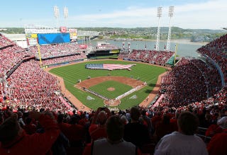 Illustration for article titled Drive A Legendary Cincinnati Sportswriter To Reds Games, Get Free Reds Tickets (And Gas Money, Too)