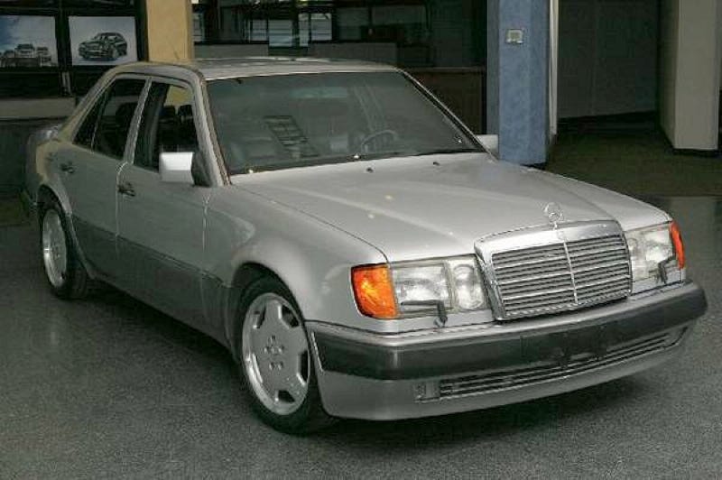 Illustration for article titled For $17,000, This 1993 Mercedes Benz 500E Puts The Hammer Down