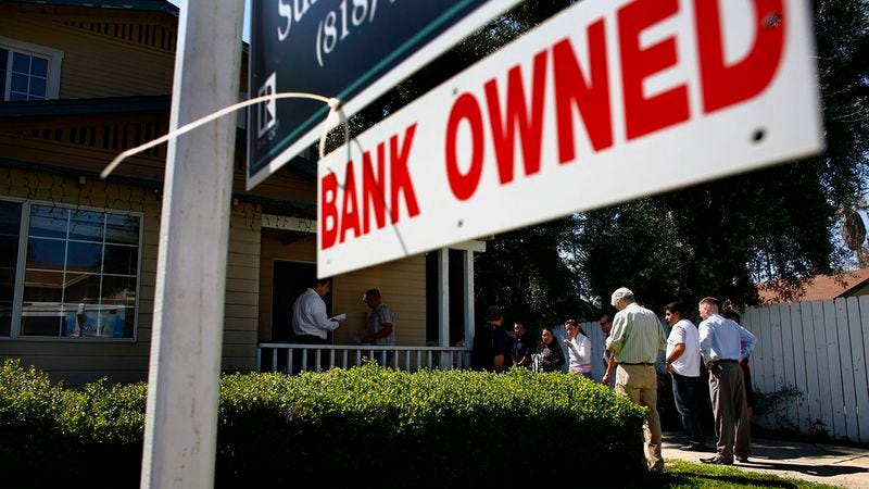 Illustration for article titled One For The Underdogs: This Small, Community-Run Bank Just Foreclosed On Its First House
