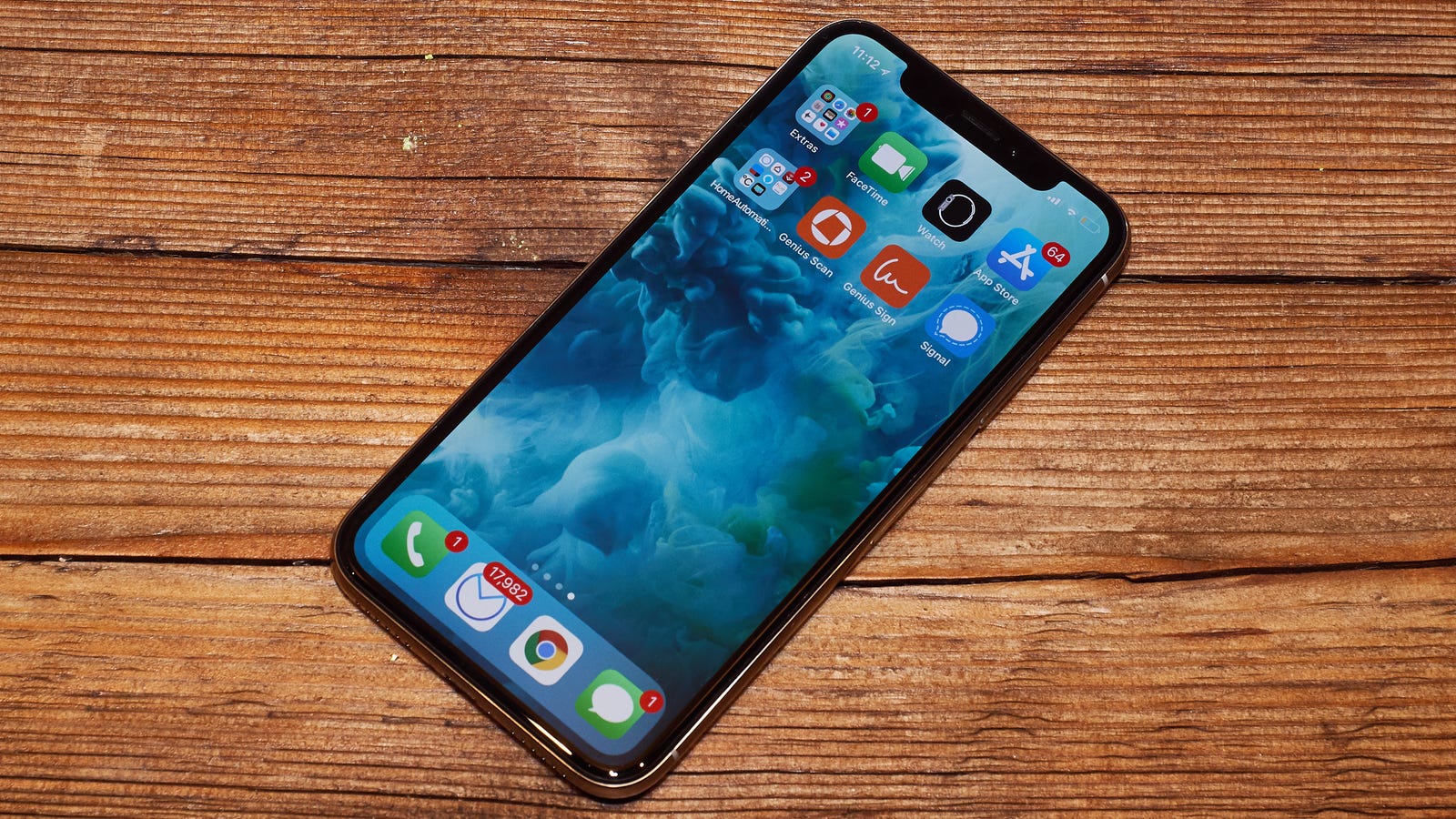 Users Report Muted and Washed Out Colors on iPhone X in iOS 12