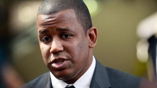 Illustration for article titled Meek Beats Billionaire Jeff Greene in Florida Senate Race