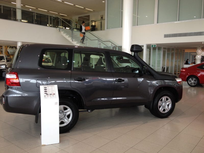 Illustration for article titled Land Cruiser GX spec