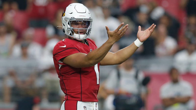 Illustration for article titled Kyler Murray's Snap Clap Might Be A Problem