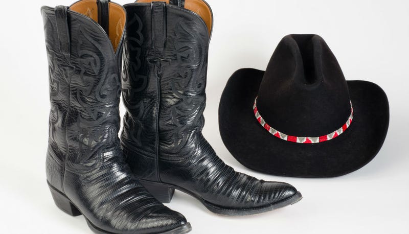 Illustration for article titled Fashion Before Duty: Cop Retires Rather Than Give Up His Cowboy Hat