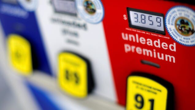 US gas prices fell for the 10th week in a row US gas prices fell for the 10th week in a row