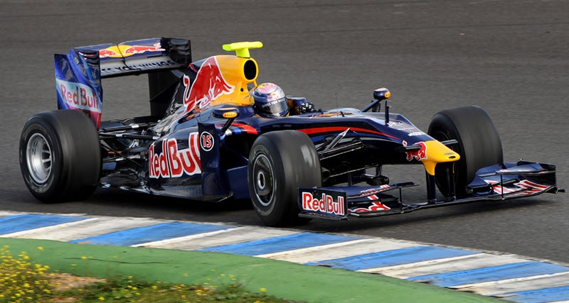 Illustration for article titled Red Bull Racing 2009 RB5 F1 Car Debuts At Circuito De Jerez, Gets Wings