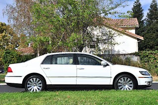 Illustration for article titled Everything wrong with the 2005 VW Phaeton