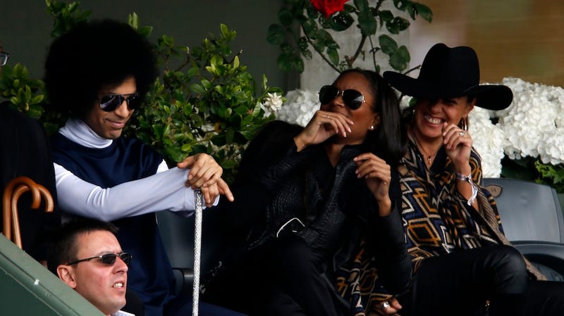 Illustration for article titled Prince At The French Open With A Scepter