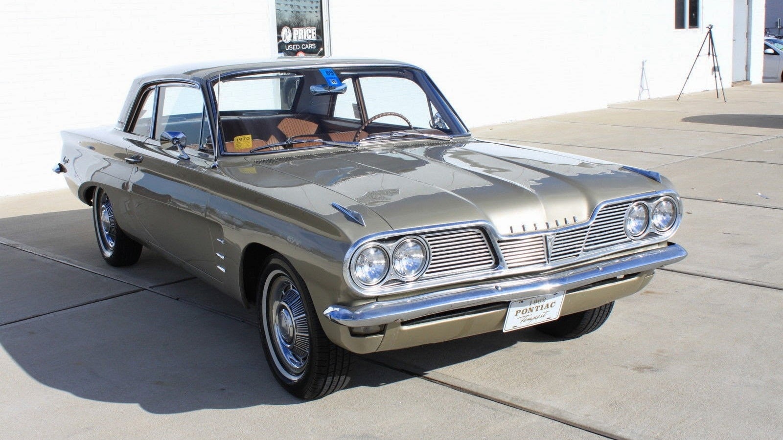 Who Stole 4 Cylinders From This 1962 Pontiac Tempest