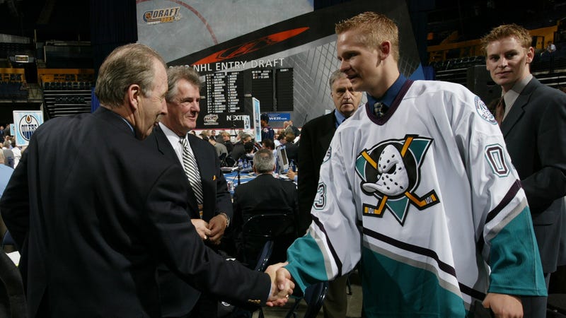 Illustration for article titled Lovable Asshole Corey Perry's Time With The Ducks Is Over