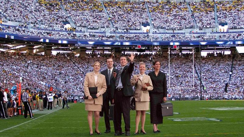 Illustration for article titled Penn State Honors Legendary 2012 Legal Team During Halftime