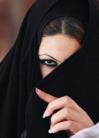Illustration for article titled Saudi Woman Beats Up Virtue Cop