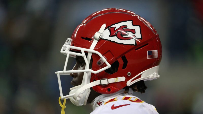 Illustration for article titled Of Course Tyreek Hill Got A Contract Extension