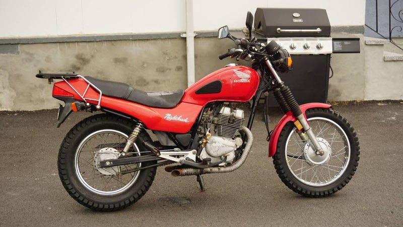 Illustration for article titled At $1,600, Could This 1994 Honda CB250 Nighthawk Make You Ready for a new Adventure?
