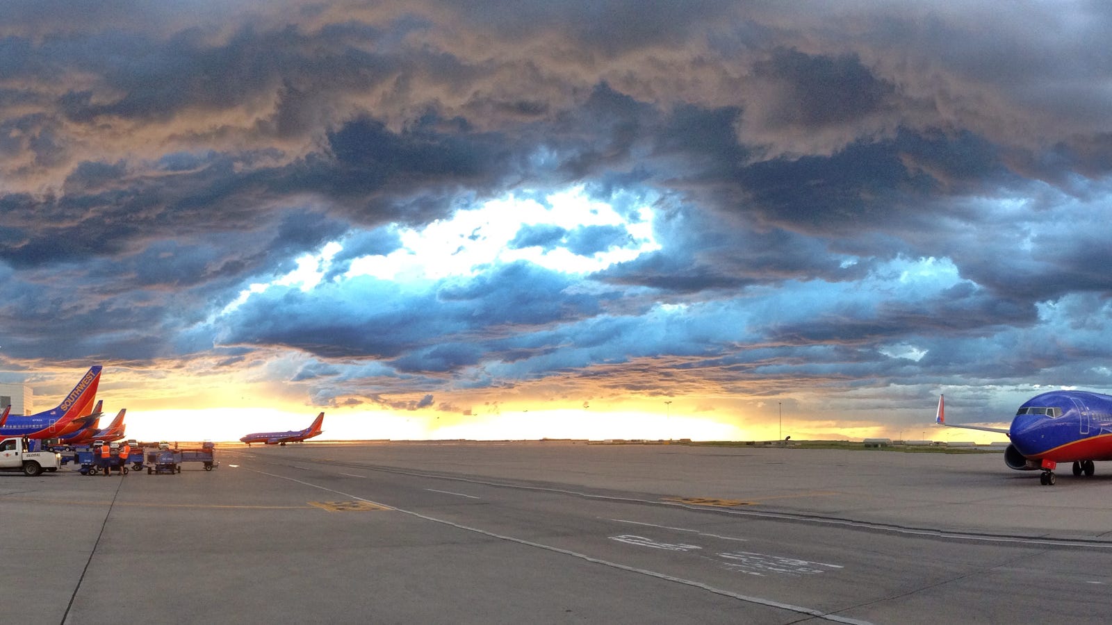 Ultimate Plane Porn - Denver Edition