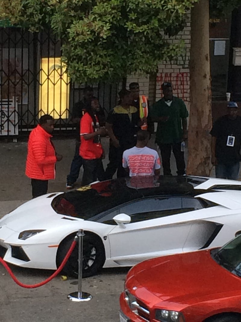 Marshawn Lynch Apparently Ropes Off His Lamborghini When He Parks