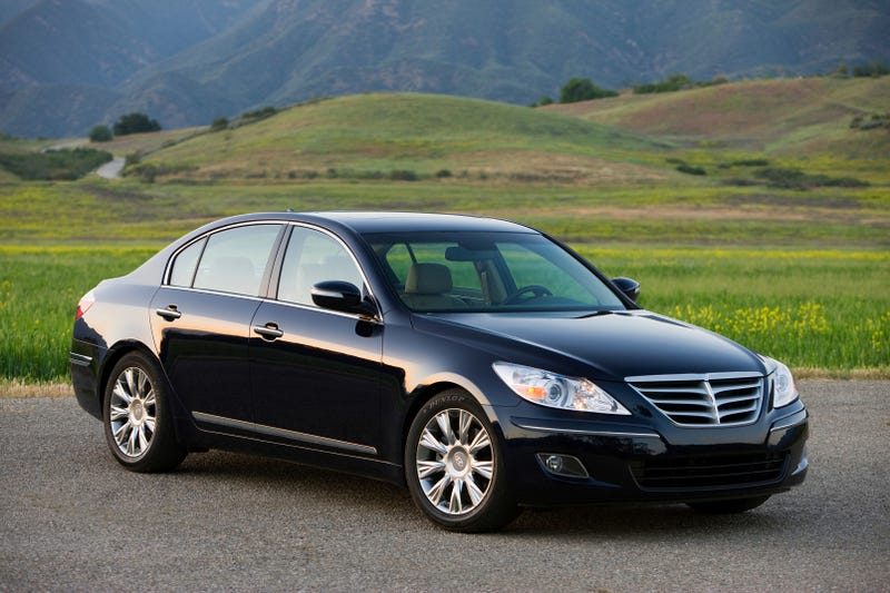 Illustration for article titled Consumer Reports: Hyundai Genesis New Top-Rated Upscale Sedan, Bests Lexus ES 350