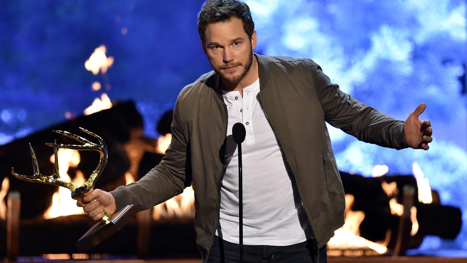 Chris Pratt Acknowledges That There May Actually Be a Few Movies About Blue Collar America, Now That He Thinks ... - Jezebel
