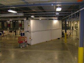 Illustration for article titled Microsoft's 224,000 Servers Fit Into 112 Containers and Only Take Four People to Set Up