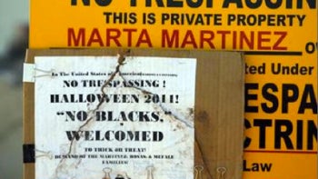 Illustration for article titled Woman Welcomes Trick-Or-Treaters, Just 'No Blacks'