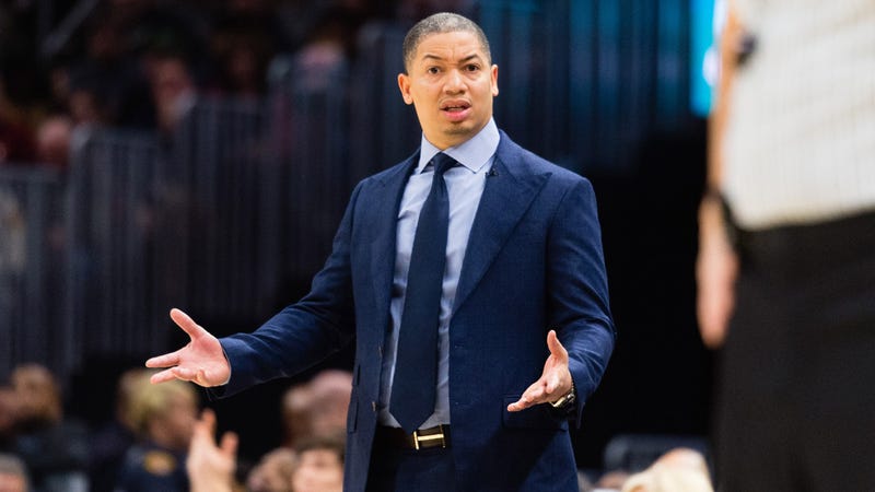 Illustration for article titled Cavs Coach Tyronn Lue Takes Leave Of Absence, Cites Health Issues