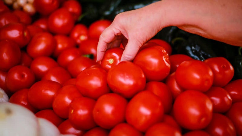 Illustration for article titled This Tomato Drama Is *Chef's Kiss*