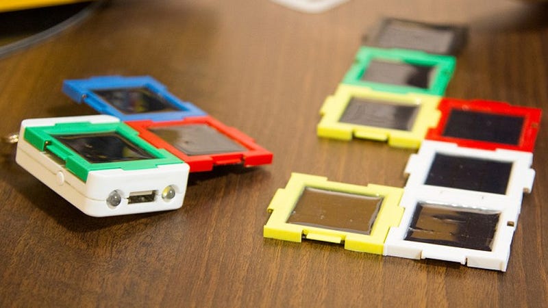 Illustration for article titled Daisy-Chain This Keychain Solar Battery's Panels For Faster Charges