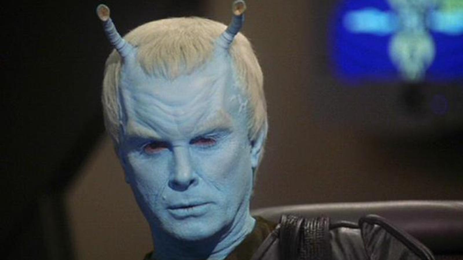 Bryan Fuller's Teasing Us With This Star Trek: Discovery Alien, Isn't He?1600 x 900