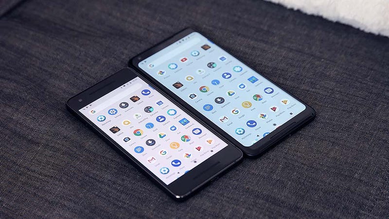 It seems the Pixel 2 XL’s off-axis color shift may be just the start of Google’s display woes. (Image: Sam Rutherford/Gizmodo)