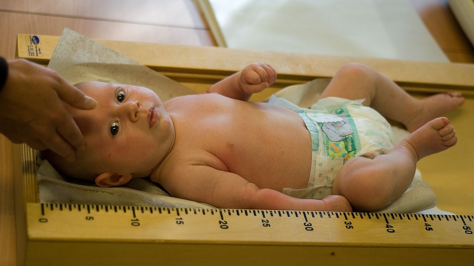 Измерение длины тела у детей до года