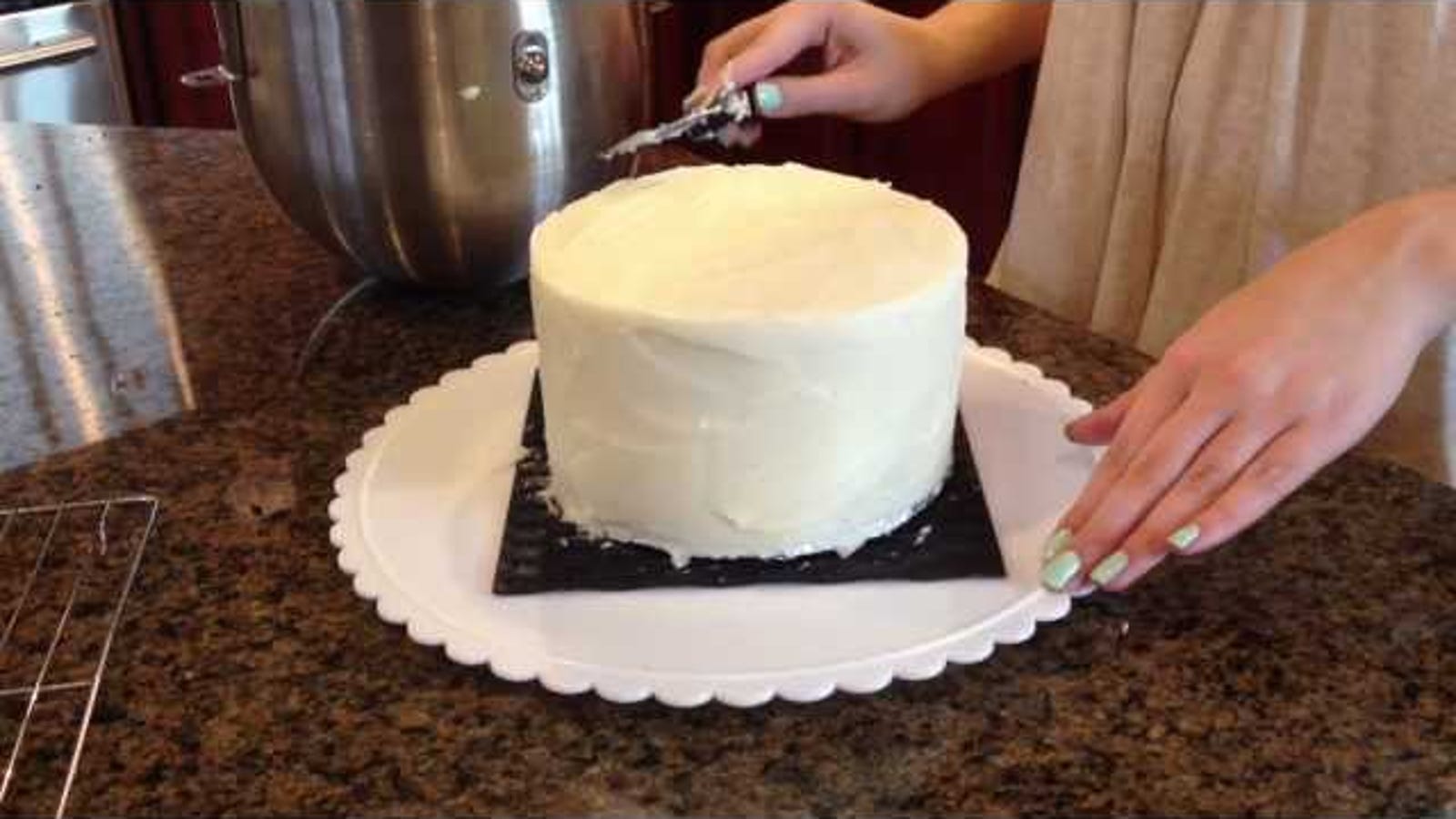Frost a Cake With a Paper Towel for A Smooth, Professional ... - 1600 x 900 jpeg 120kB