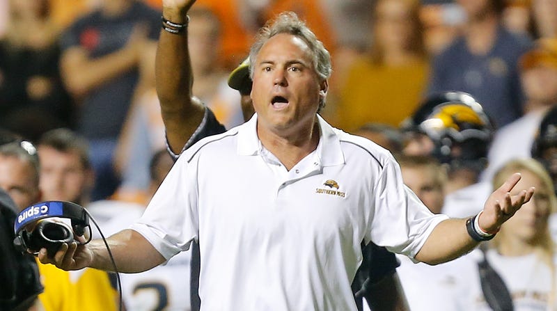 Illustration for article titled Report: Southern Miss Coach Who Wanted To Hire Art Briles Also Tried To Add A Player Accused Of Two Knifepoint Rapes
