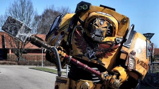 Illustration for article titled Now This Is Some Serious Warhammer 40K Cosplay