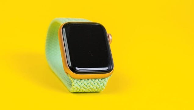 How to Download the watchOS 8 Public Beta