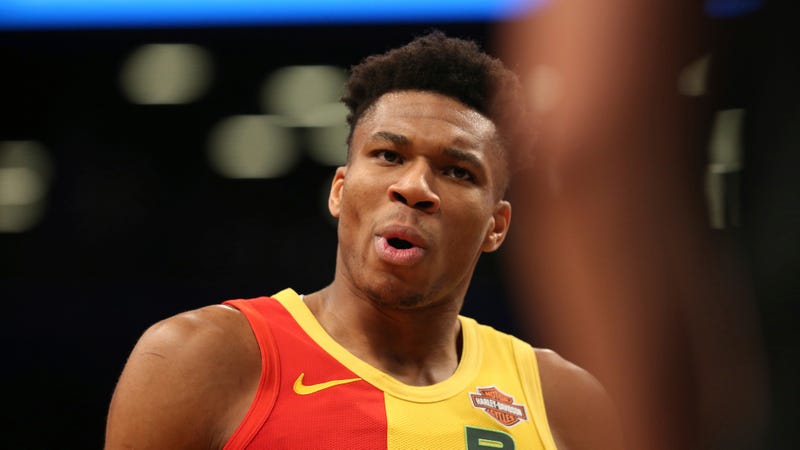 Illustration for article titled Extremely Unchill Giannis Antetokounmpo, To Uncooperative Hoop: "Motherfucker!"