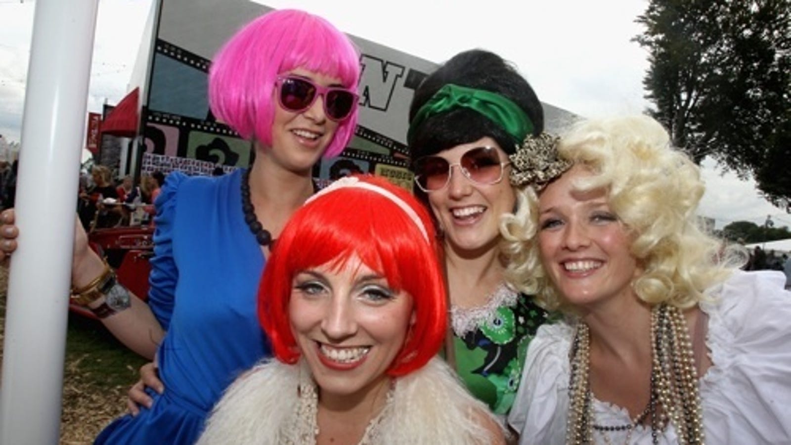 wig party outfits