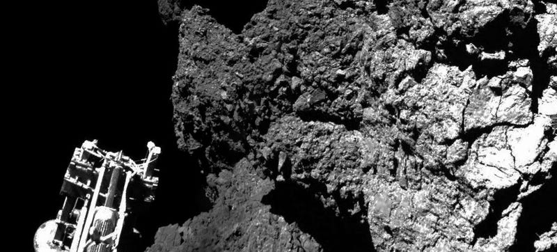 Illustration for article titled First comet drilling ever confirmed: 100% successful mission, says ESA
