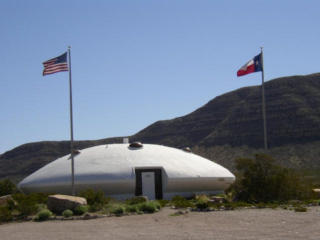 Buildings That Look Like Famous Spaceships: A Gallery