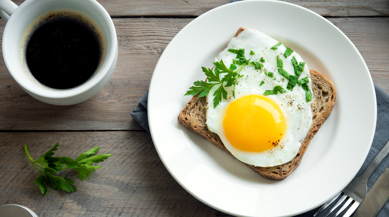 Illustration for article titled Make Sunny-Side Up or Poached Eggs in the Microwave