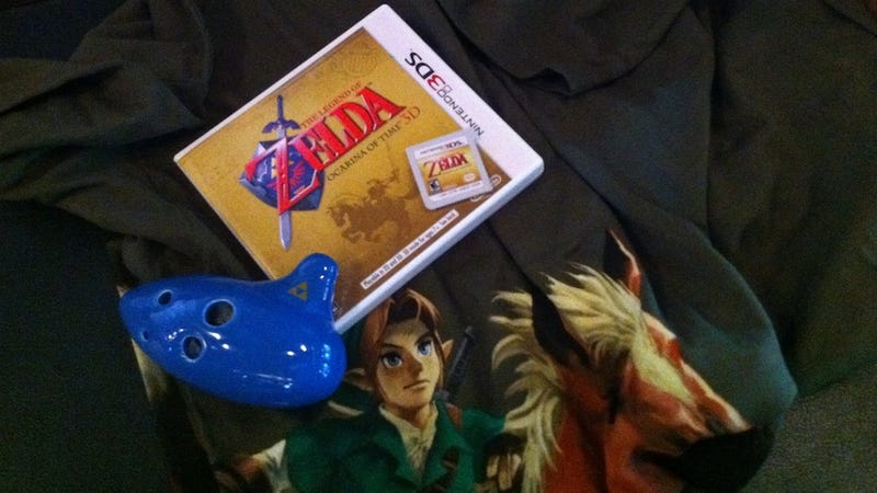 Illustration for article titled Nope, the Zelda 3DS Cartridge Isn't Painted Gold