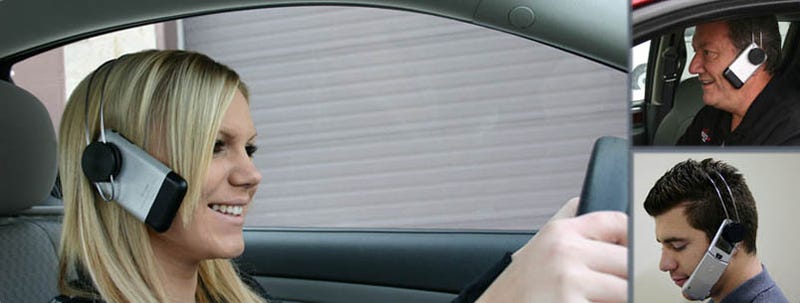 Illustration for article titled Look Stupid: Cell Mate Hands-Free Cellphone Holder