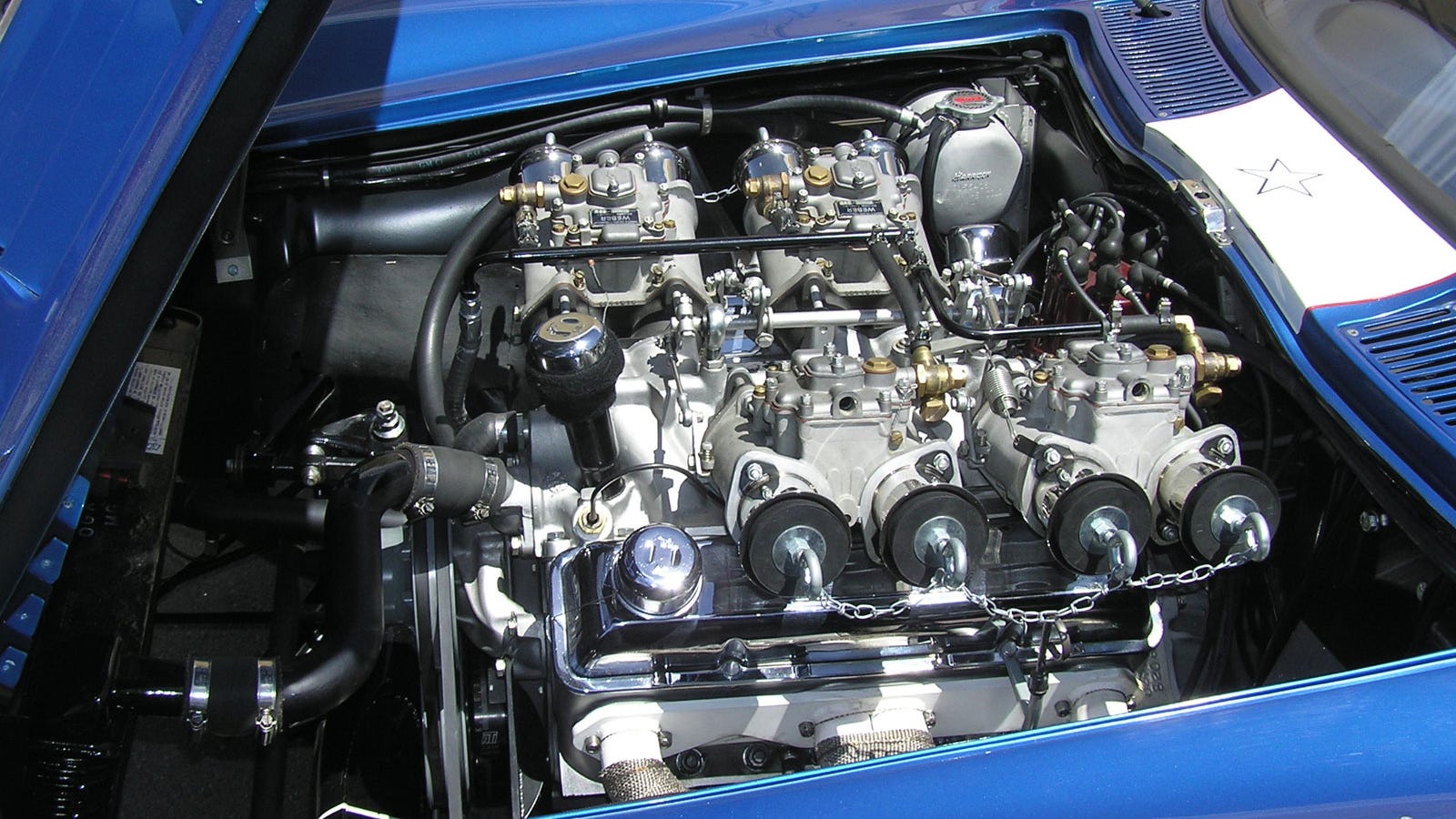 The beating heart of a Corvette Grand Sport1600 x 900